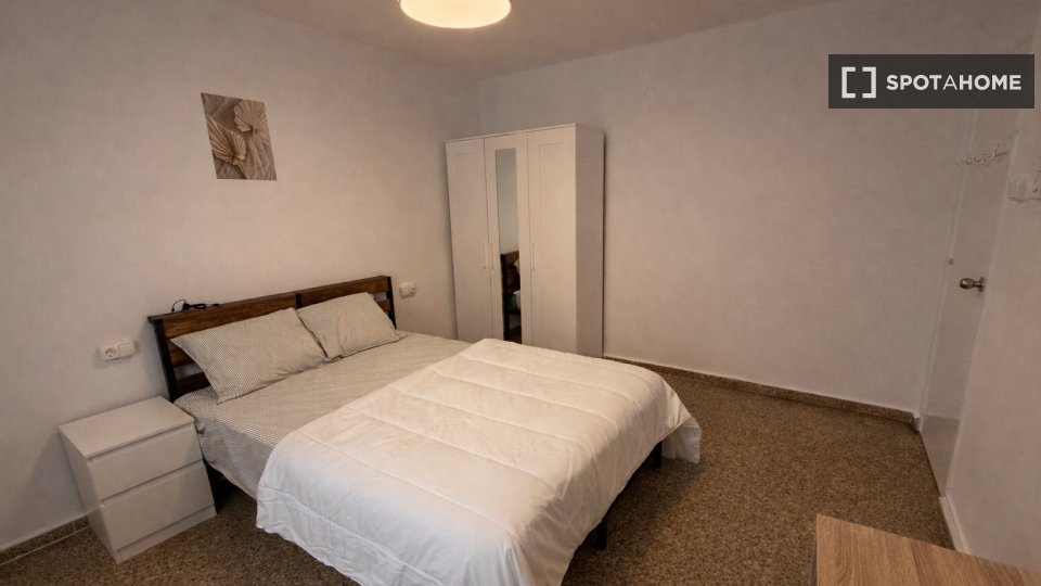 Double room Valencia, 4 beds — photo 10