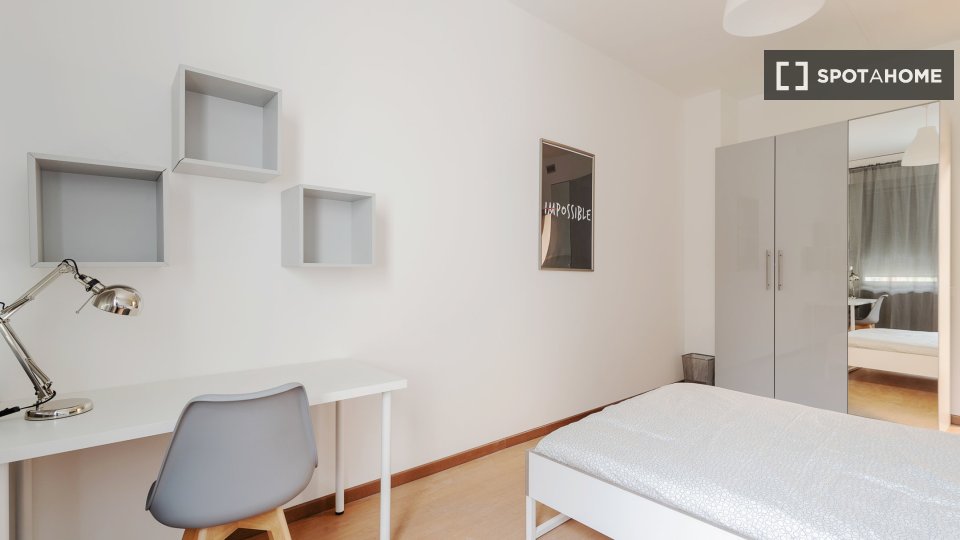 Double room Milan, 12 beds, 304m² — photo 1