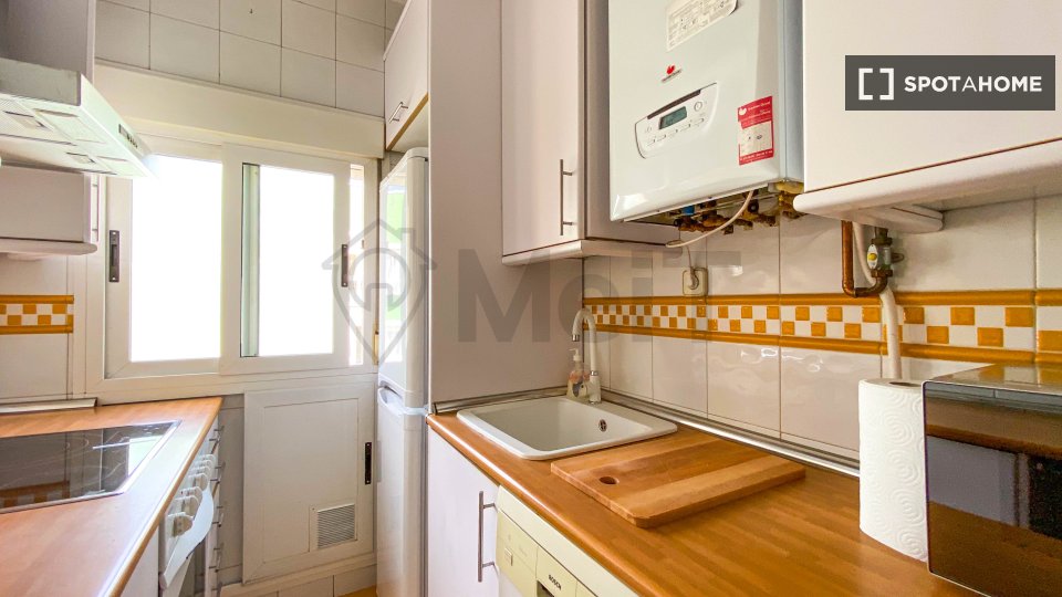 Double room Madrid, 5 beds — photo 4