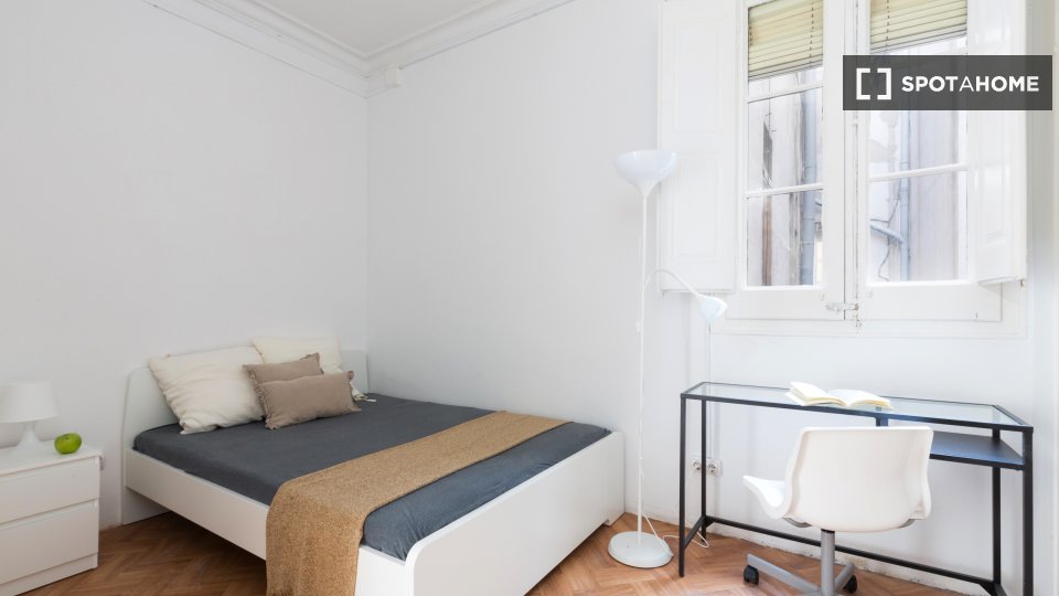 Double room Barcelona, 6 beds, 100m² — photo 10