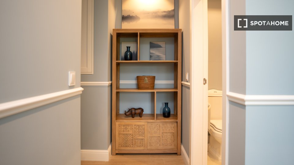 Apartment Lisbon, 2 beds, 85m² — photo 12