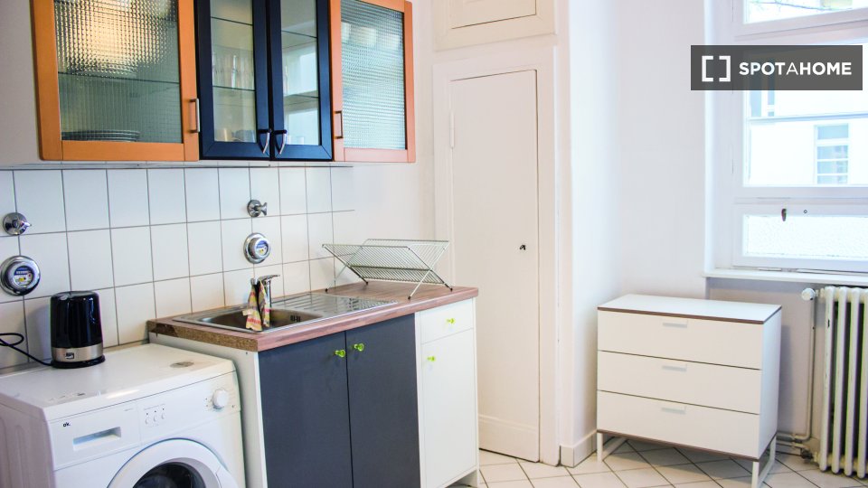 Double room Berlin, 6 beds, 149m² — photo 4