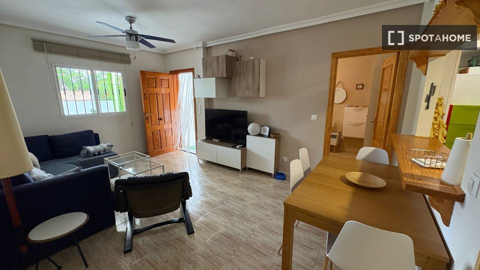 Apartment Alicante, 2 beds, 60m² — photo 8