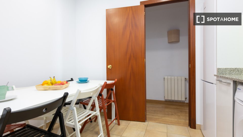 Double room Barcelona, 6 beds, 100m² — photo 7