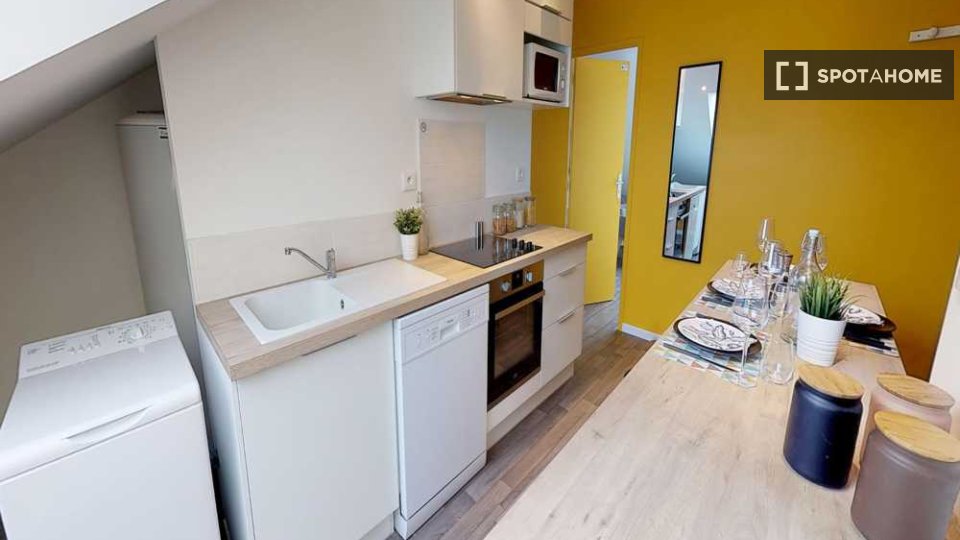 Double room Lille, 3 beds, 90m² — photo 6