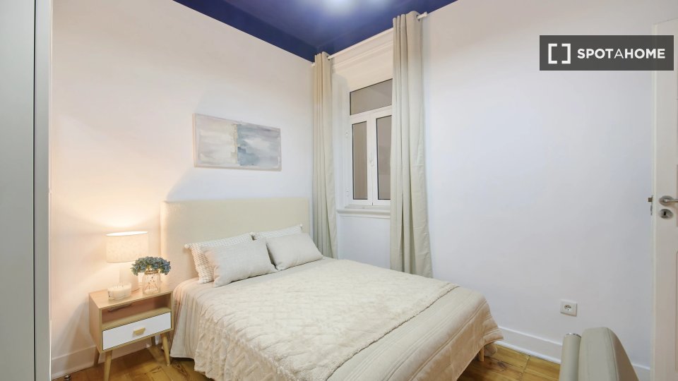 Double room Lisbon, 5 beds — photo 7