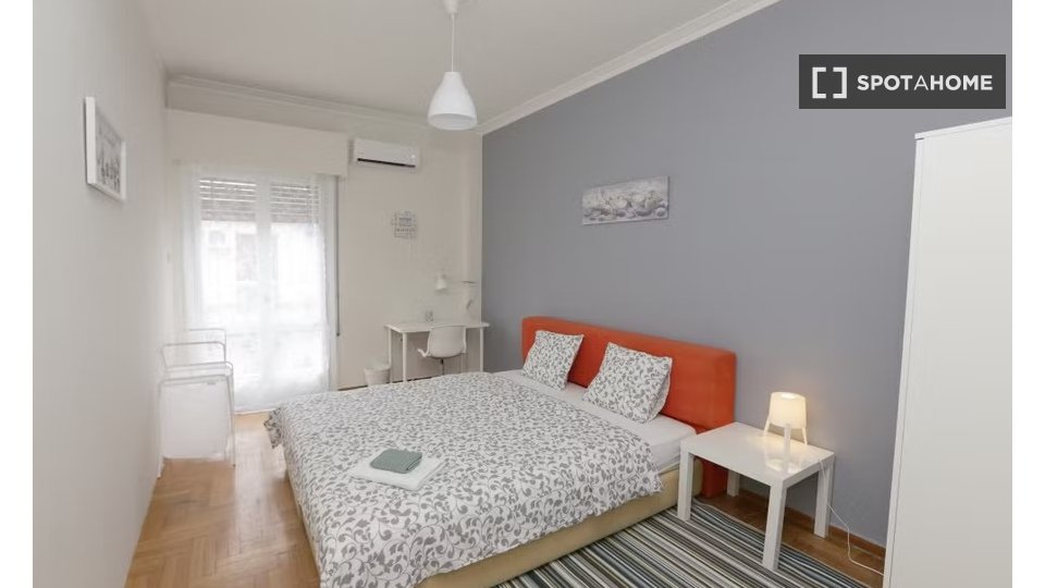 Double room Athens, 3 beds — photo 8
