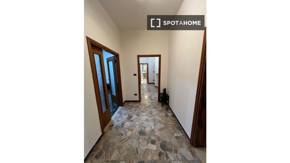 Double room Bologna, 3 beds, 130m² — photo 19