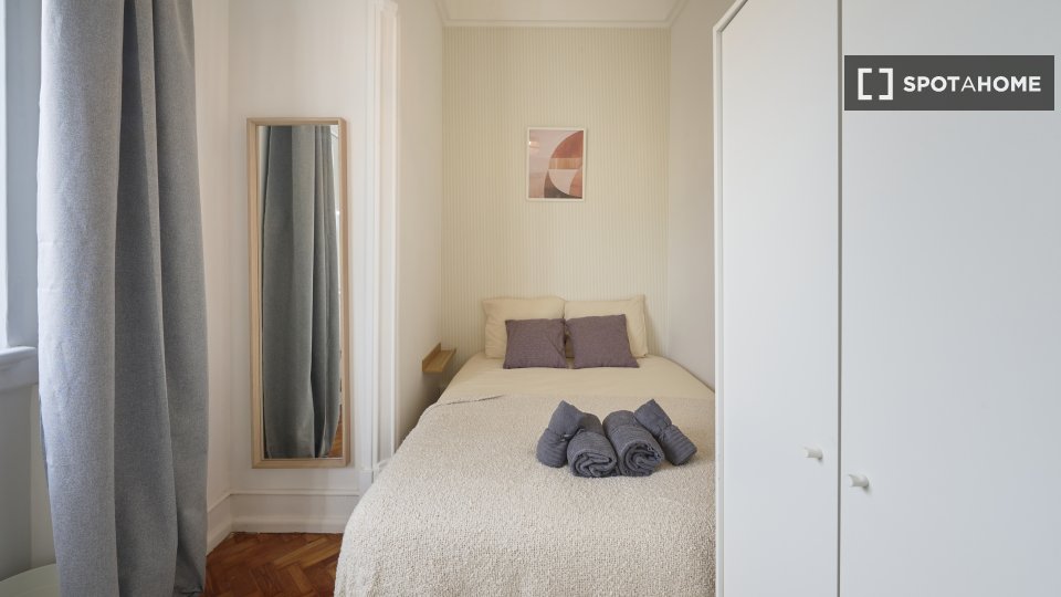 Double room Lisbon, 10 beds — photo 43