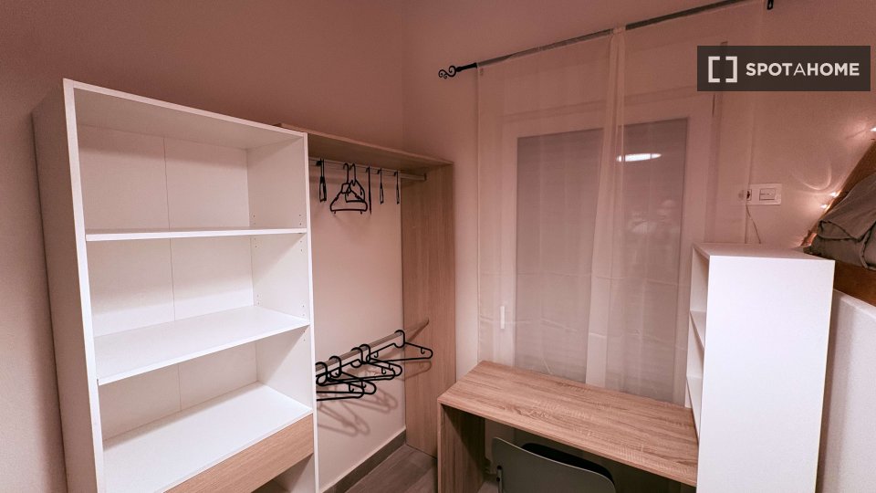 Double room Alicante, 4 beds, 90m² — photo 4