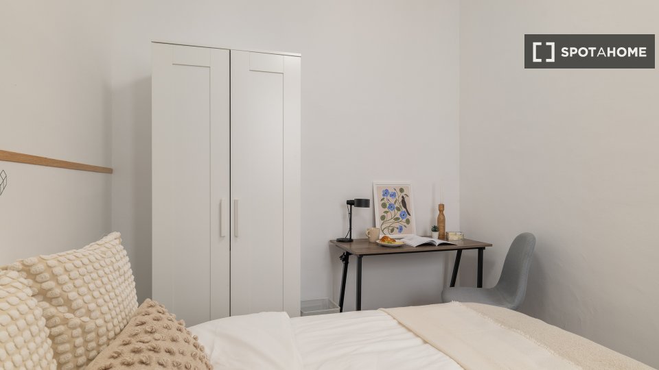 Double room Barcelona, 4 beds, 95m² — photo 3