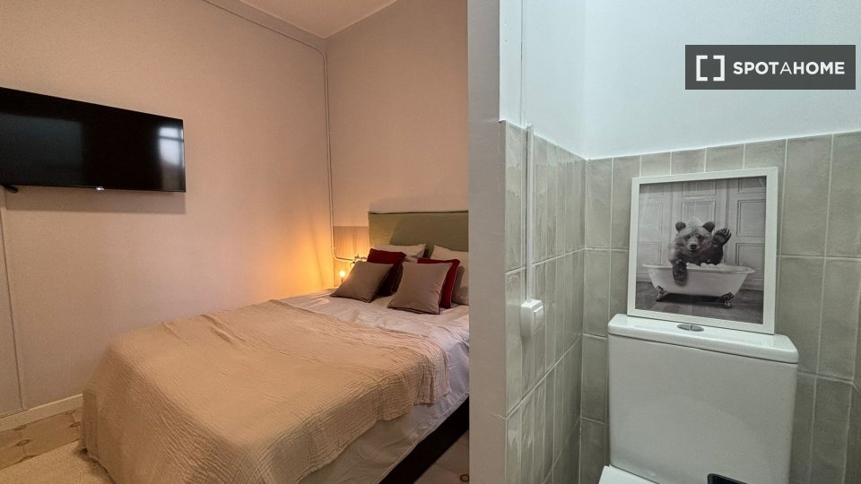 Double room Barcelona, 5 beds, 80m² — photo 6