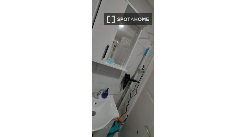 Double room Istanbul, 3 beds, 80m² — photo 13