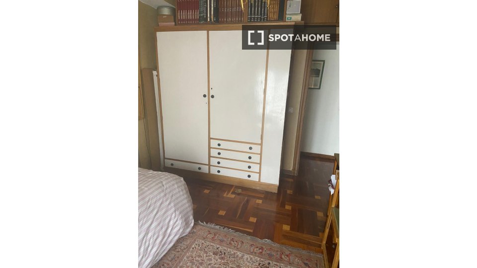 Double room Madrid, 3 beds — photo 1