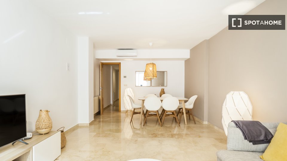 Apartment Valencia, 3 beds, 126m² — photo 13
