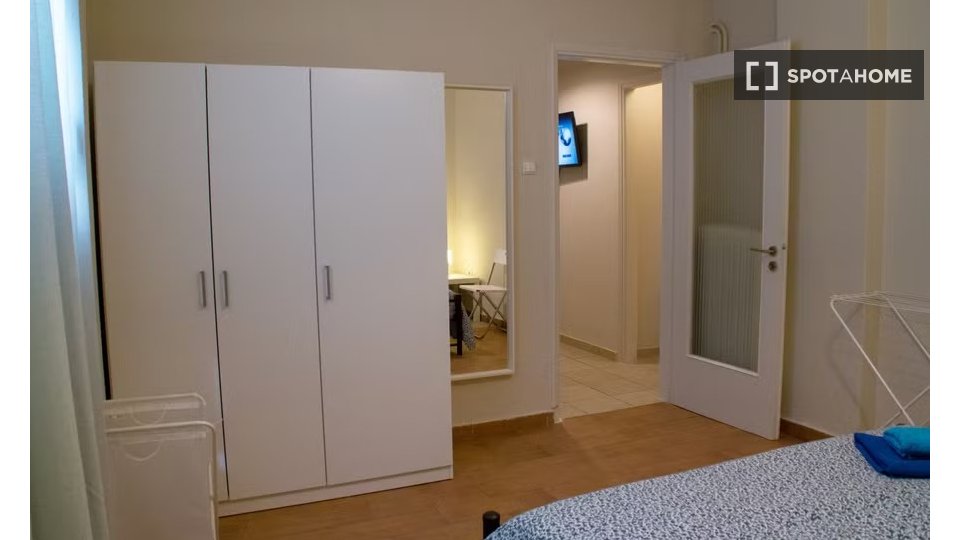 Double room Athens, 2 beds — photo 1