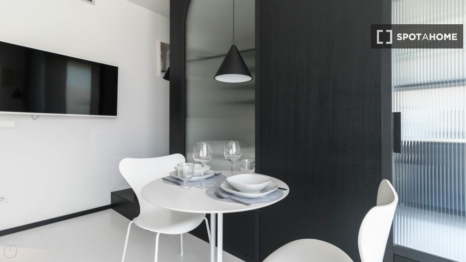 Apartment Milan, 1 bed, 43m² — photo 4