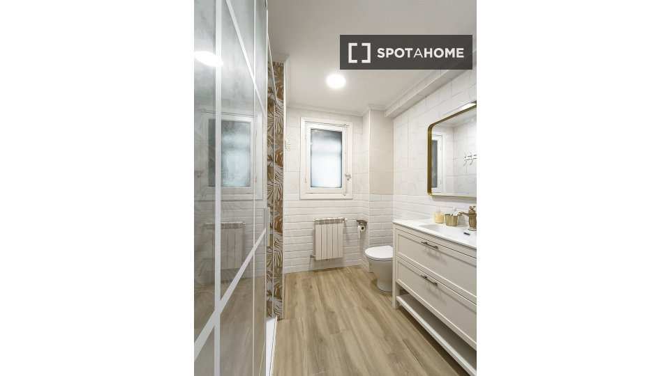 Apartment Pamplona, 5 beds, 124m² — photo 15