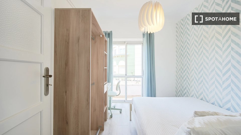 Double room Lisbon, 4 beds — photo 1