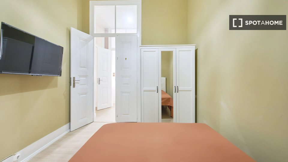 Double room Lisbon, 9 beds — photo 3