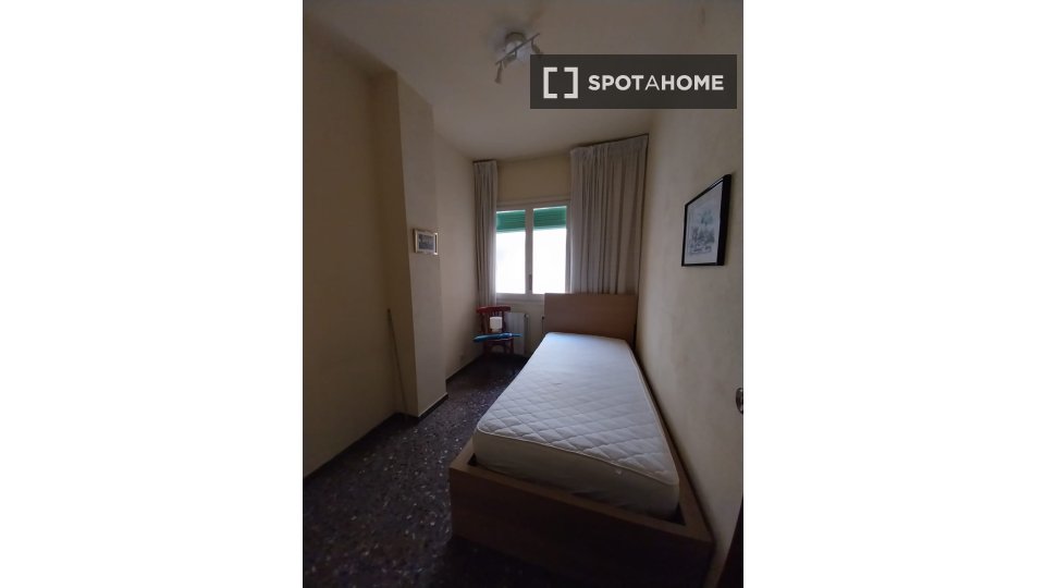 Apartment Barcelona, 4 beds, 85m² — photo 3
