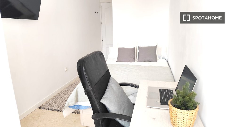 Double room Madrid, 5 beds — photo 7