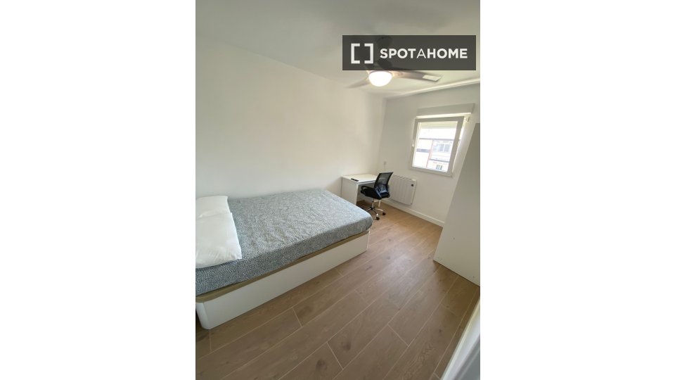 Double room Madrid, 4 beds — photo 1