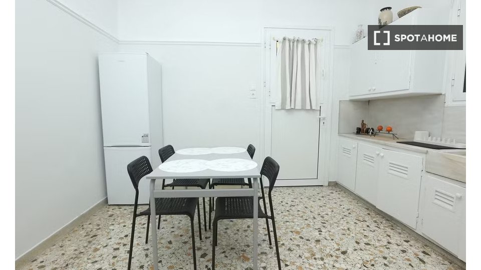 Double room Athens, 8 beds — photo 14