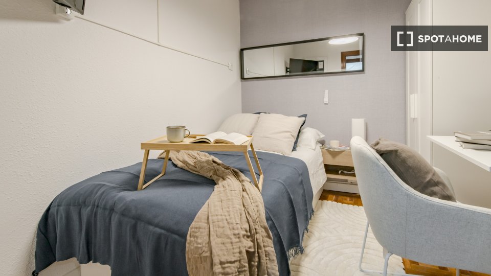 Double room Madrid, 6 beds — photo 12