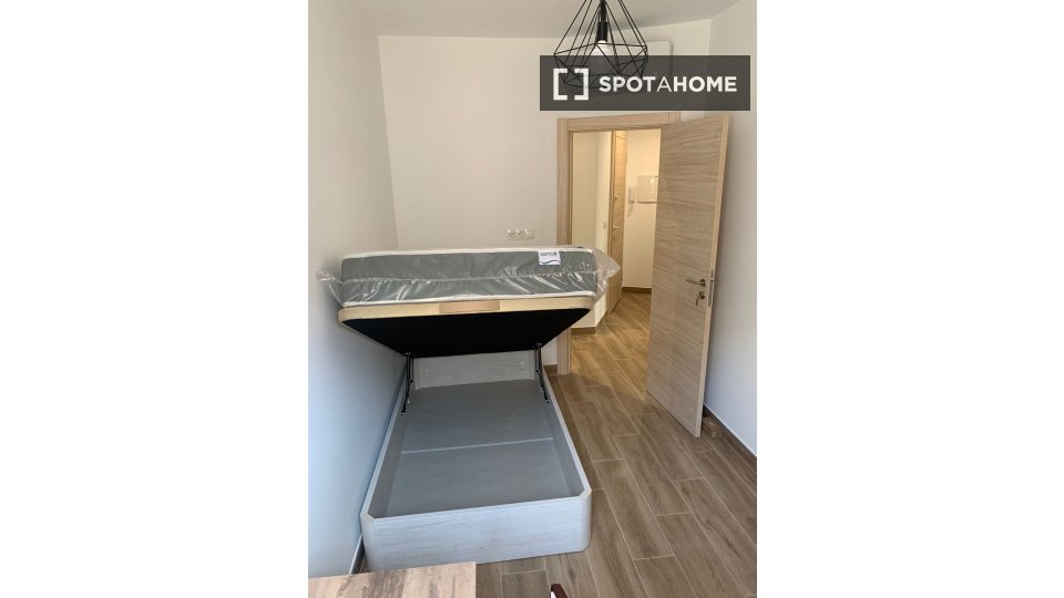 Apartment Valencia, 4 beds, 100m² — photo 10