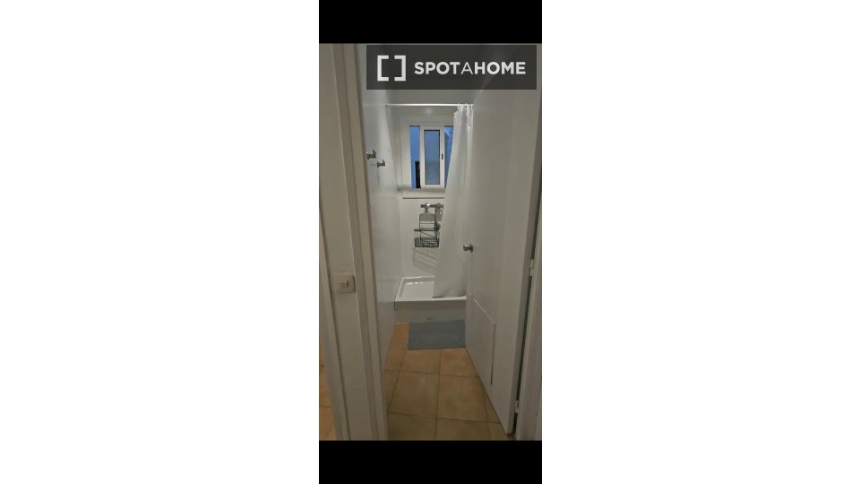Double room Barcelona, 5 beds, 160m² — photo 18