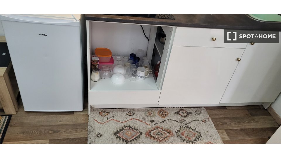 Double room Lille, 1 bed, 18m² — photo 11