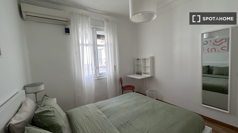 Double room Madrid, 5 beds — photo 2