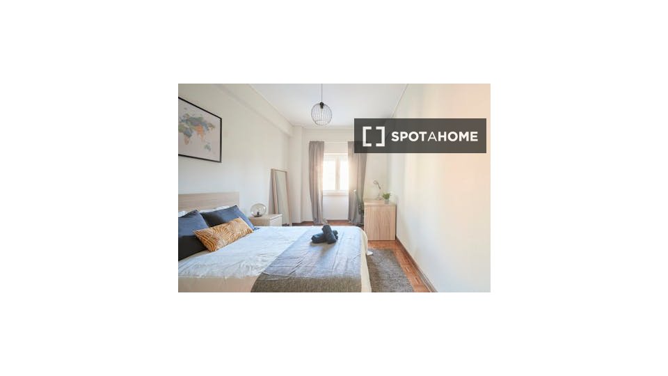 Double room Lisbon, 5 beds — photo 3