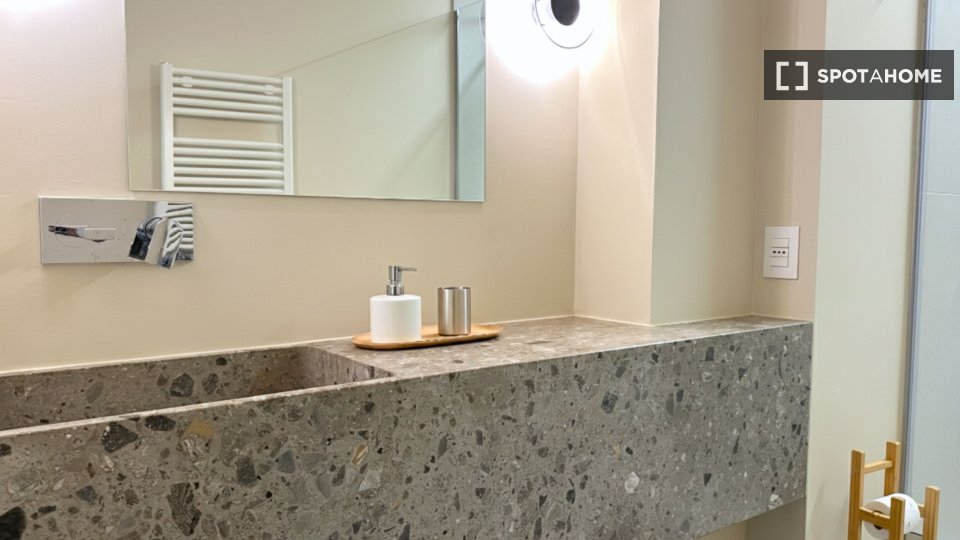 Apartment Milan, 2 beds, 60m² — photo 11