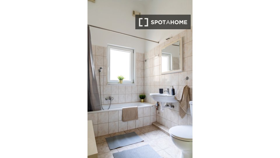 Double room Budapest, 3 beds, 80m² — photo 13