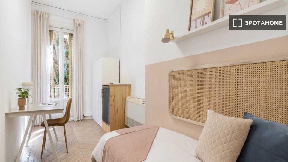 Double room Madrid, 12 beds — photo 2