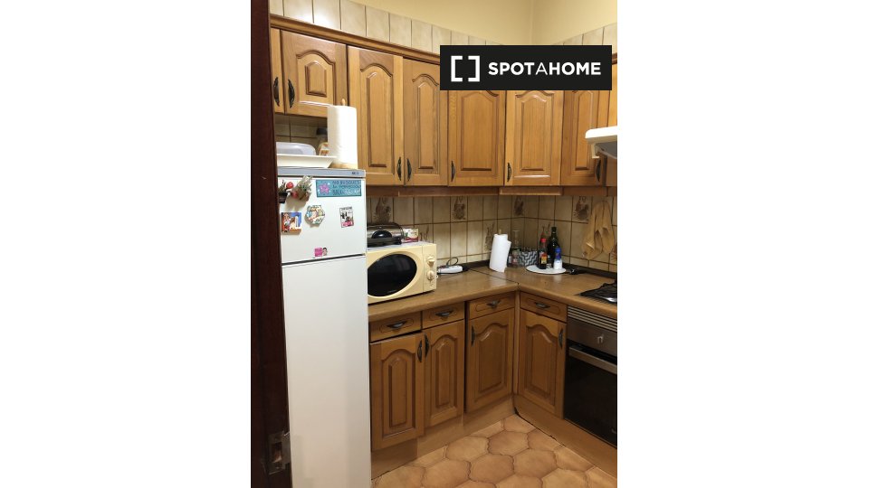 Double room Madrid, 3 beds, 68m² — photo 3