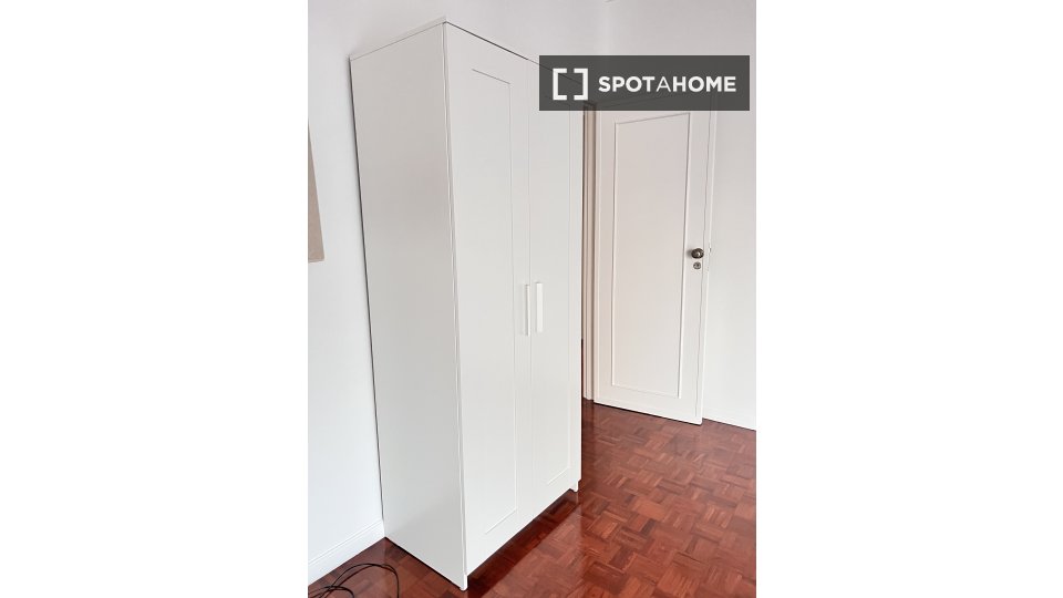 Double room Lisbon, 6 beds — photo 13