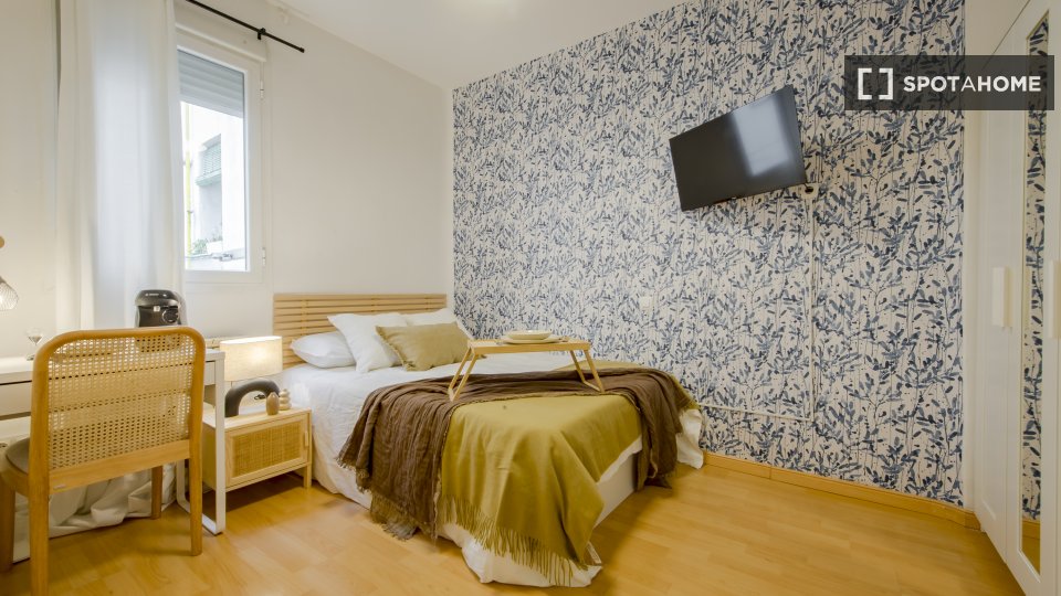 Double room Madrid, 4 beds, 70m² — photo 1