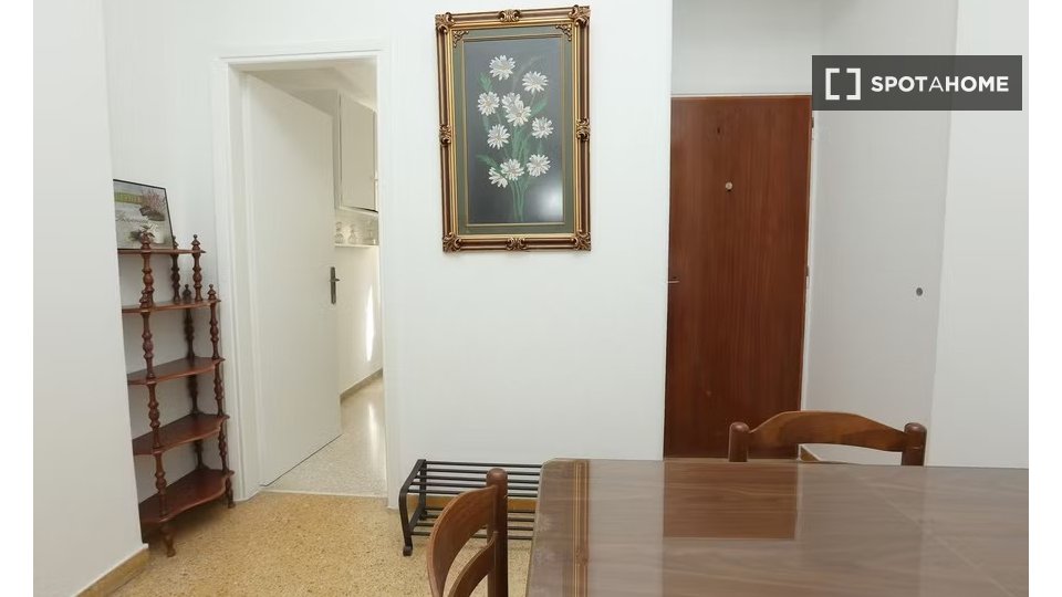 Double room Athens, 3 beds — photo 14