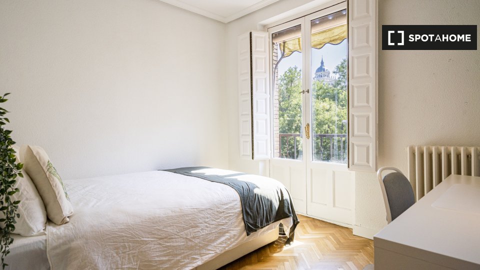 Double room Madrid, 7 beds — photo 18