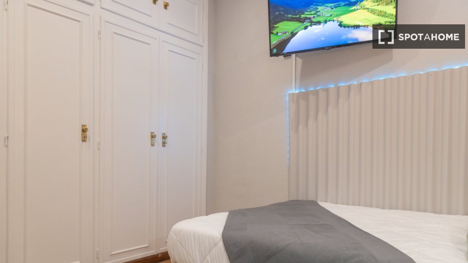 Double room Madrid, 4 beds — photo 8