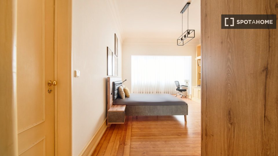 Double room Lisbon, 9 beds — photo 40