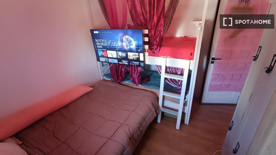 Double room Lisbon, 3 beds, 90m² — photo 88