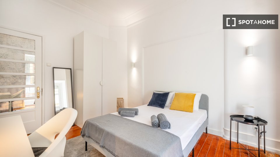 Double room Lisbon, 6 beds, 160m² — photo 18