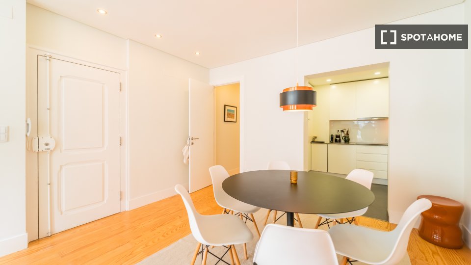 Apartment Lisbon, 3 beds, 154m² — photo 8