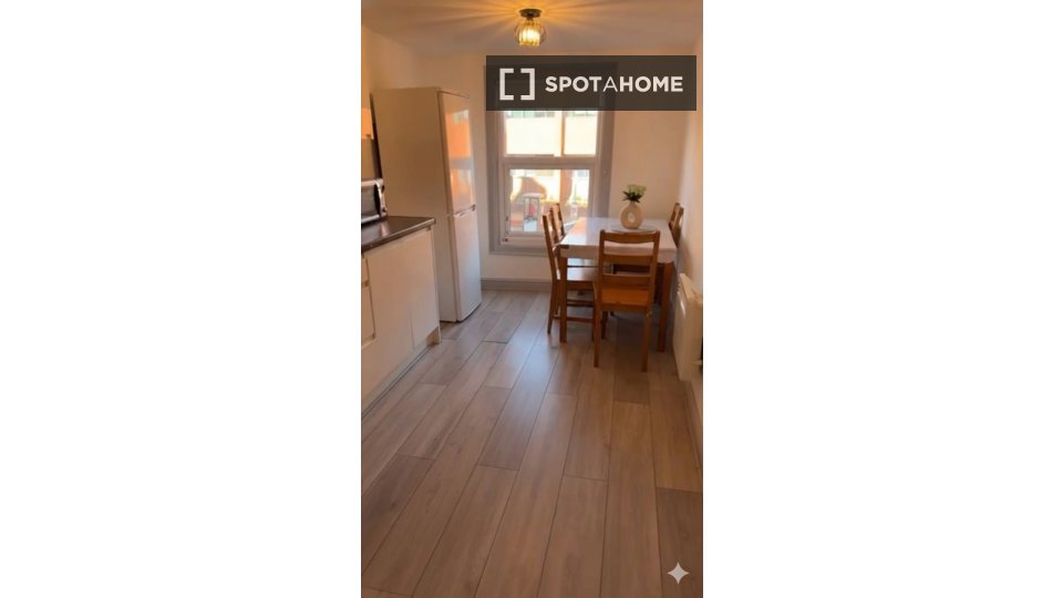 Apartment London, 2 beds, 80m² — photo 2