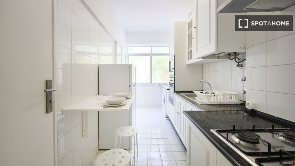 Double room Lisbon, 7 beds — photo 9