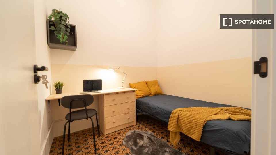 Double room Barcelona, 9 beds, 200m² — photo 7